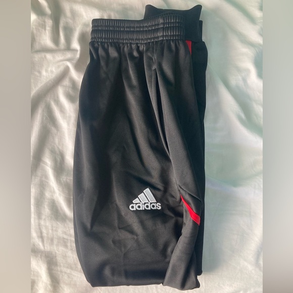 Manchester United Red and Black Jogging. - Picture 1 of 2